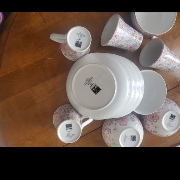 Set of Fifth 222 4 plates 4 bowls and 4 cups - Picture 5 of 7